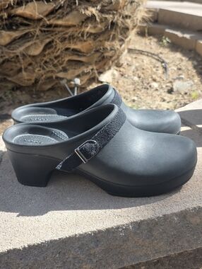 CROCS Women's Black Slip-On Clog with Buckle Strap Size 9